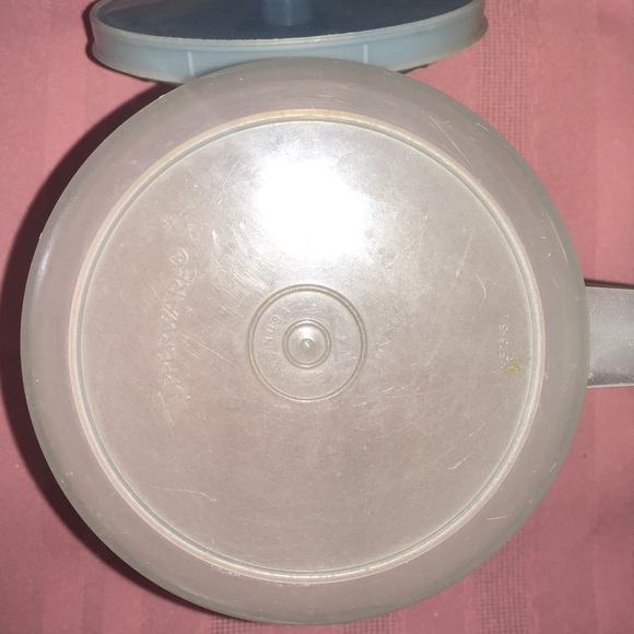 Tupperware 1 Qt Pitcher #1575 Clear w/ Blue Lid USA Vintage - Picture 4 of 7